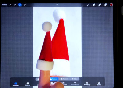 Weihnachtsmütze: vom Foto zur Zeichnung